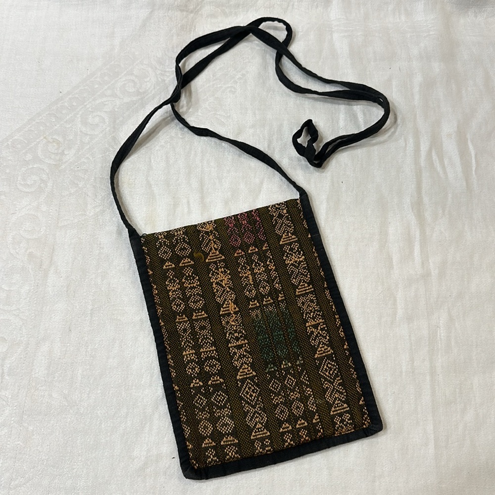 Small Embroidered Purse - Picture 2 of 5
